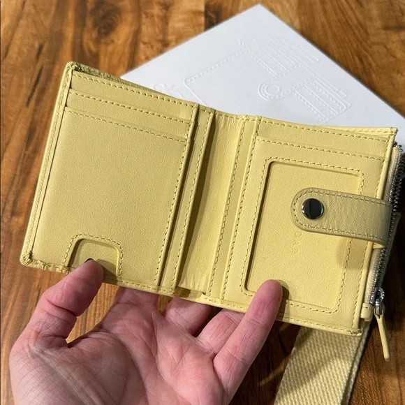 Andar Lo Butter Wallet - Picture 2 of 4